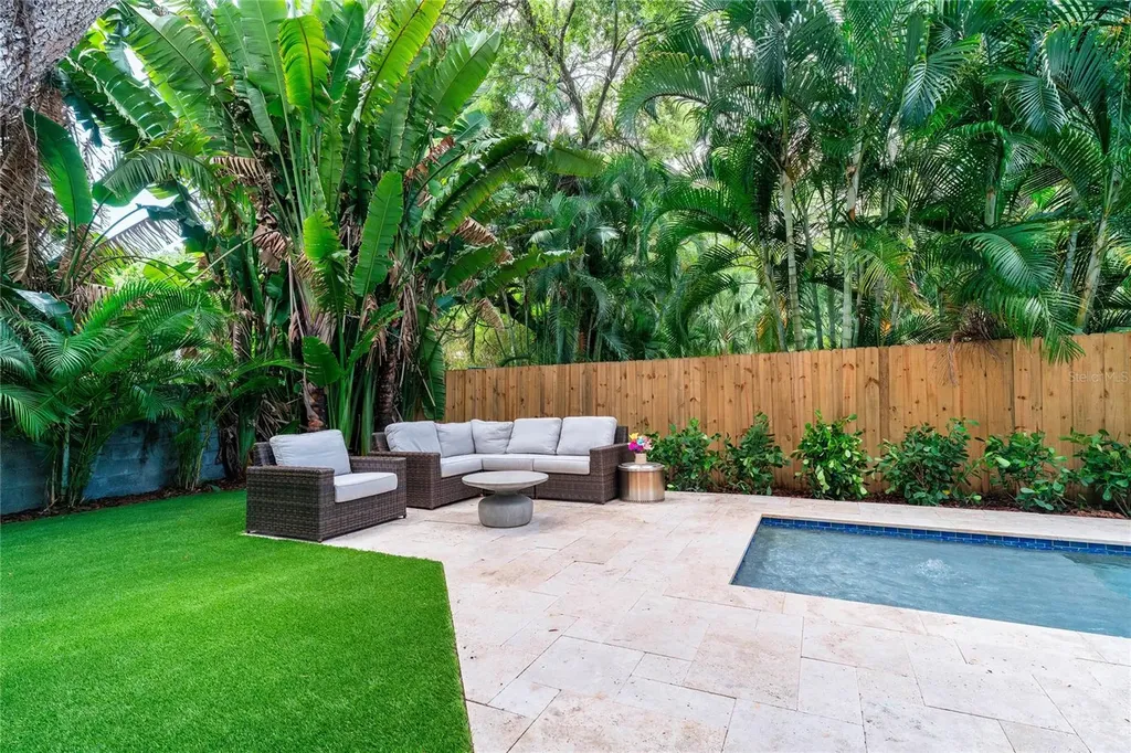 2612 W Wyoming Avenue Tampa FL 33611