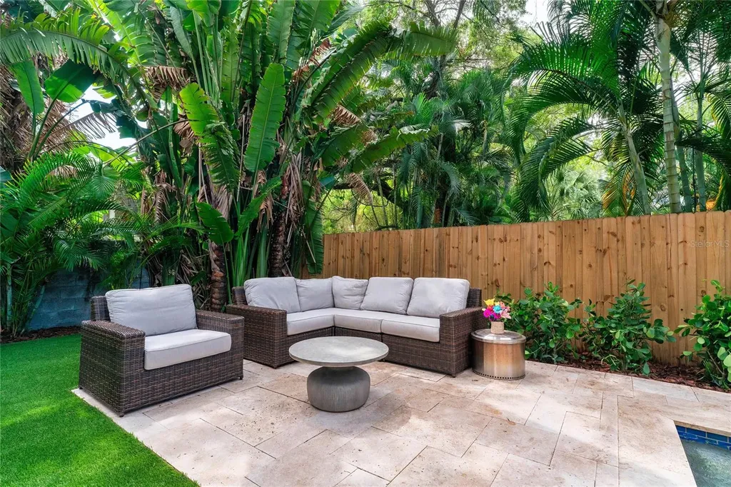 2612 W Wyoming Avenue Tampa FL 33611