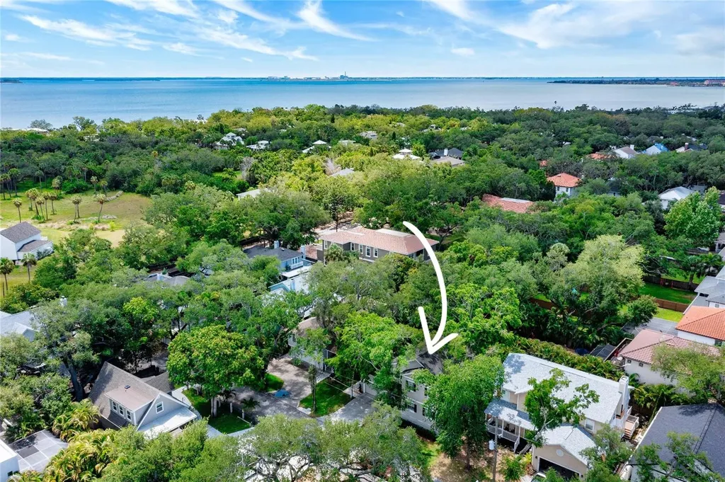 2612 W Wyoming Avenue Tampa FL 33611