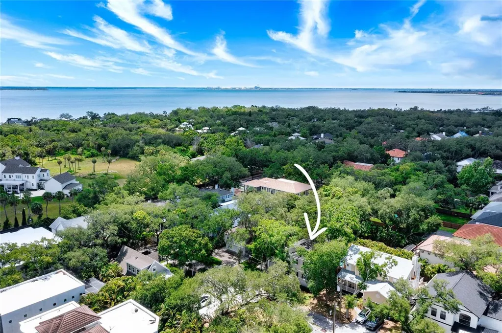2612 W Wyoming Avenue Tampa FL 33611