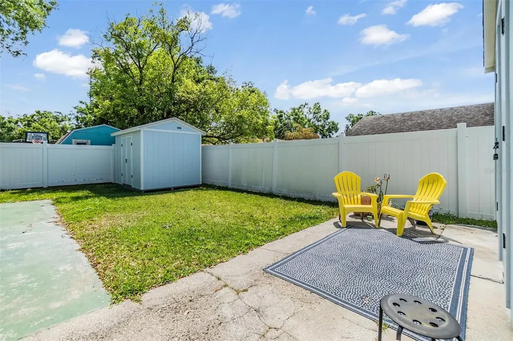 2808 W Lake Avenue Tampa FL 33607
