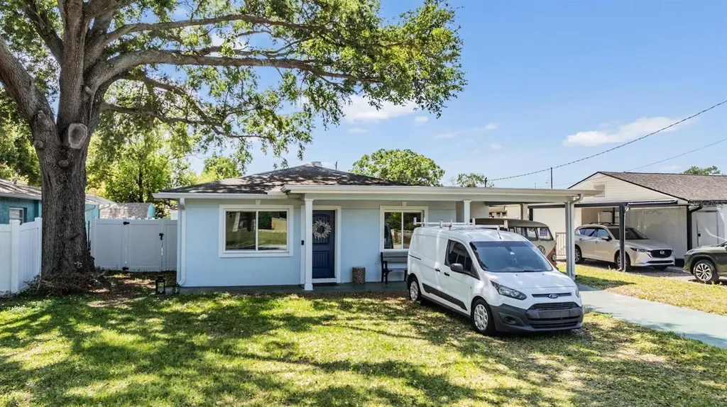 2808 W Lake Avenue Tampa FL 33607