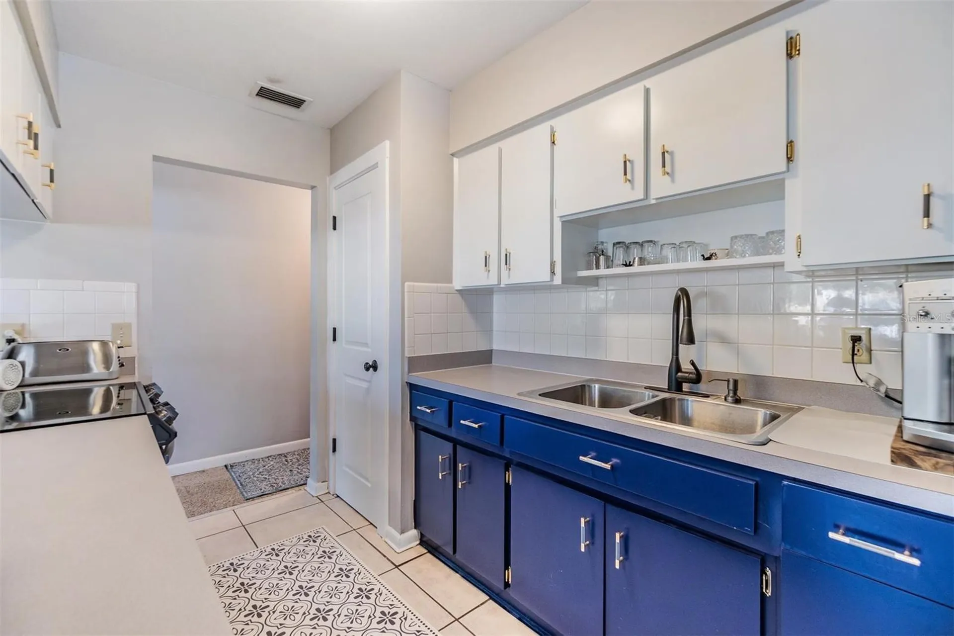 2808 W Lake Avenue Tampa FL 33607