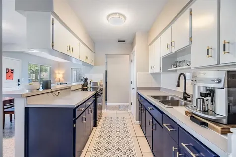 2808 W Lake Avenue Tampa FL 33607