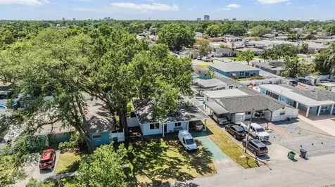 2808 W Lake Avenue Tampa FL 33607