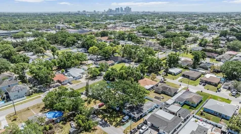2808 W Lake Avenue Tampa FL 33607
