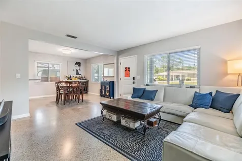 2808 W Lake Avenue Tampa FL 33607