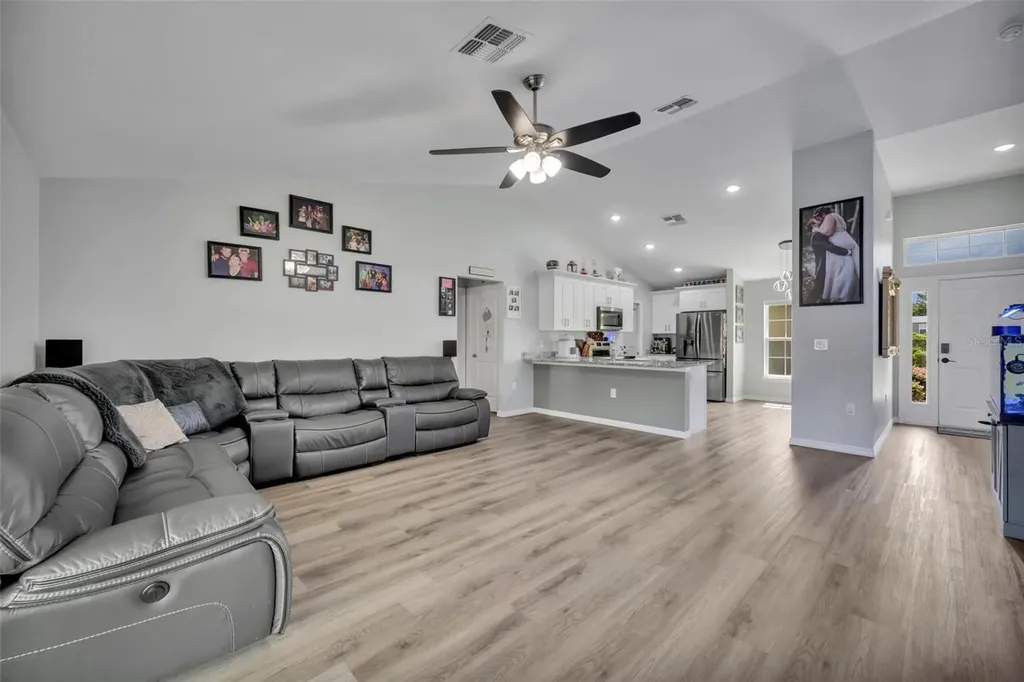40610 E Fourth Avenue Umatilla FL 32784