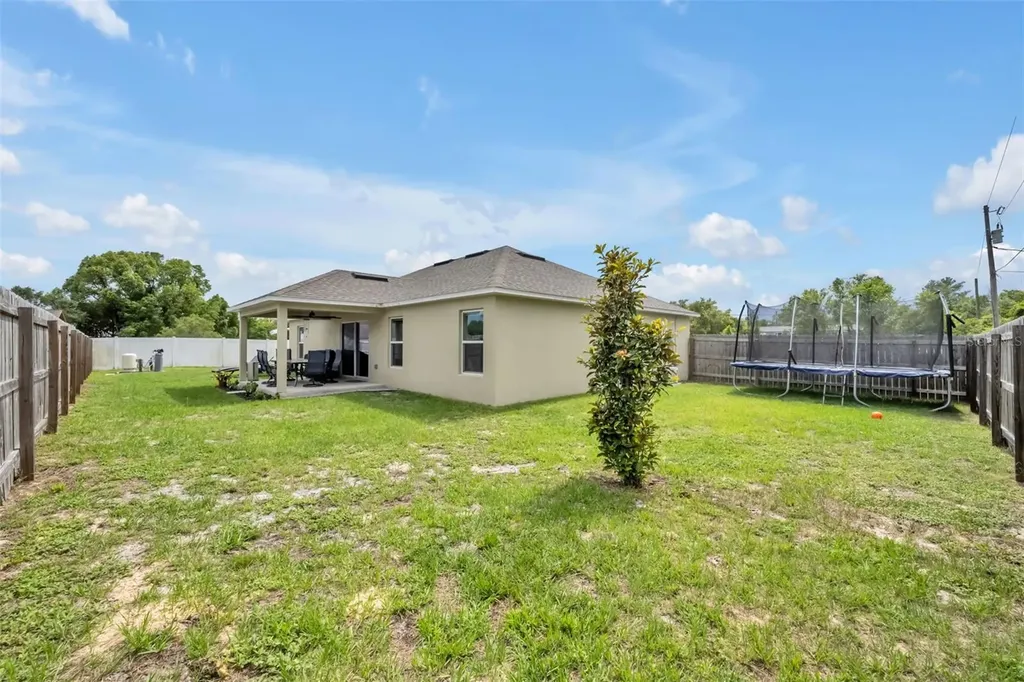 40610 E Fourth Avenue Umatilla FL 32784