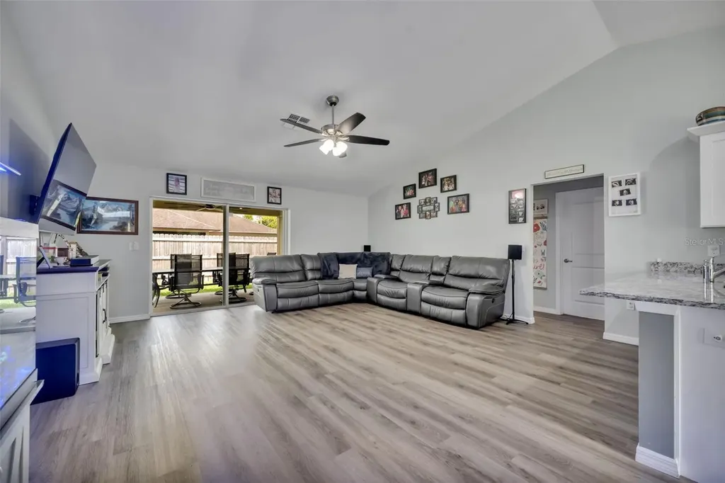 40610 E Fourth Avenue Umatilla FL 32784
