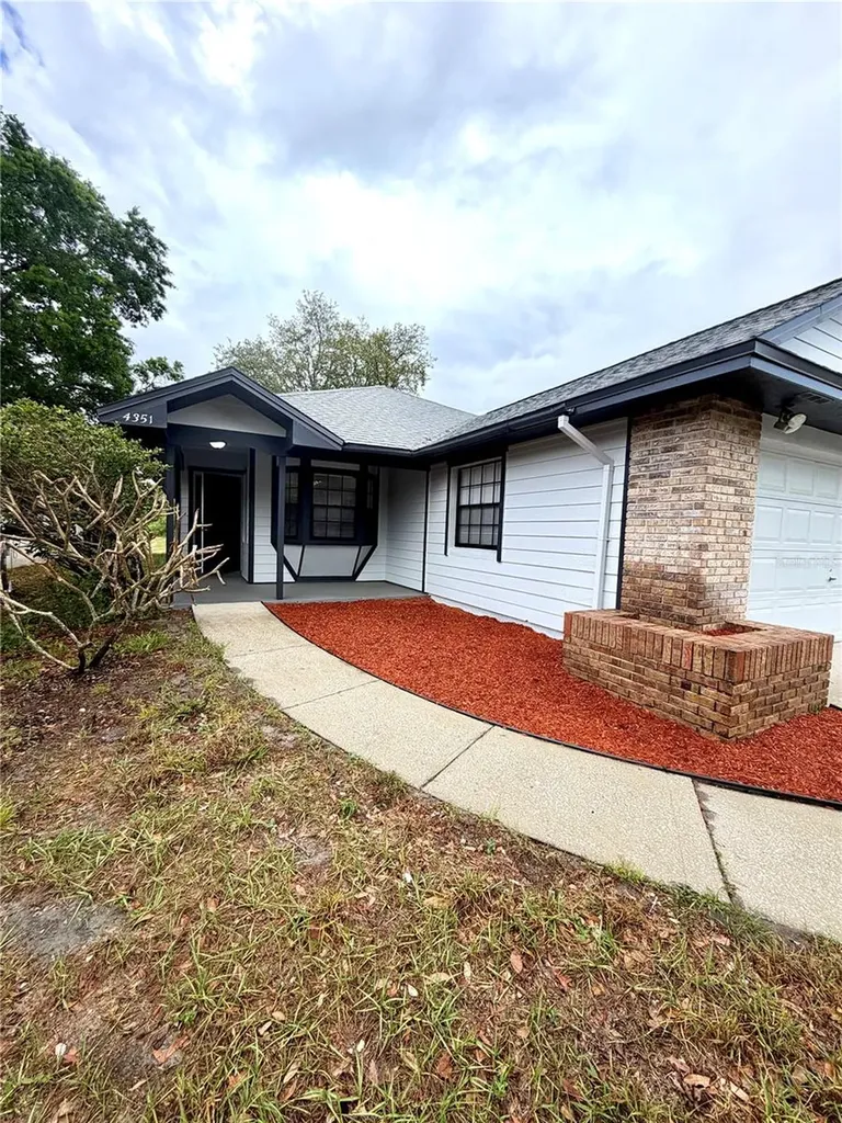 4351 Sandhurst Drive Orlando FL 32817