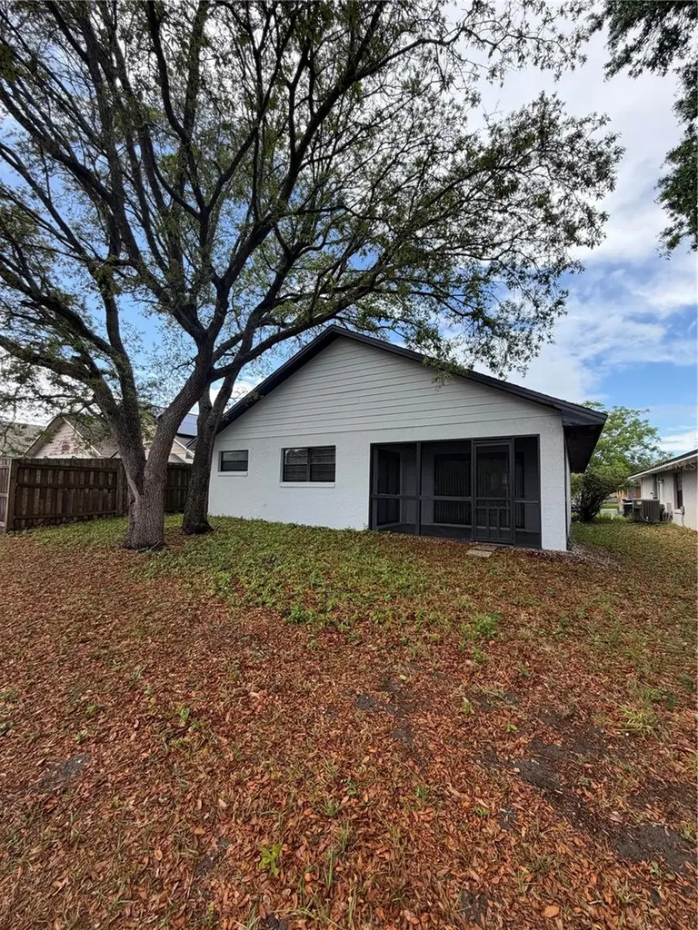 4351 Sandhurst Drive Orlando FL 32817