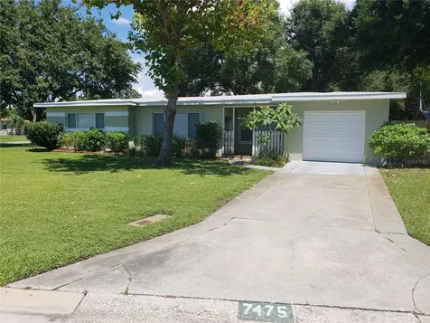 7475 19TH Avenue N St Petersburg FL 33710