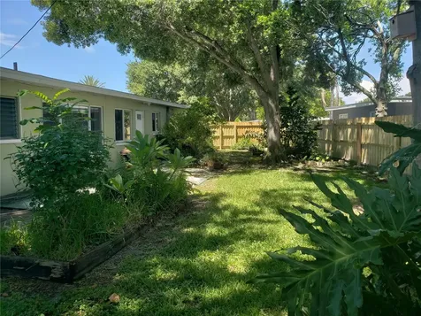 7475 19TH Avenue N St Petersburg FL 33710