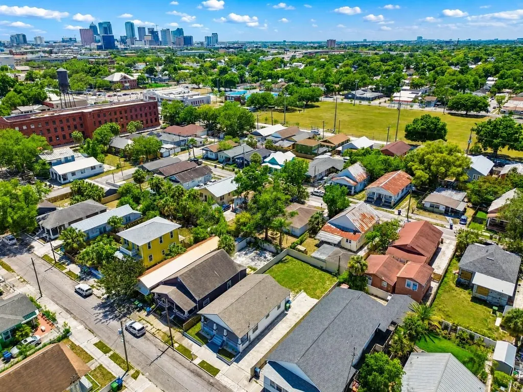 2914 N 16th Street Tampa FL 33605