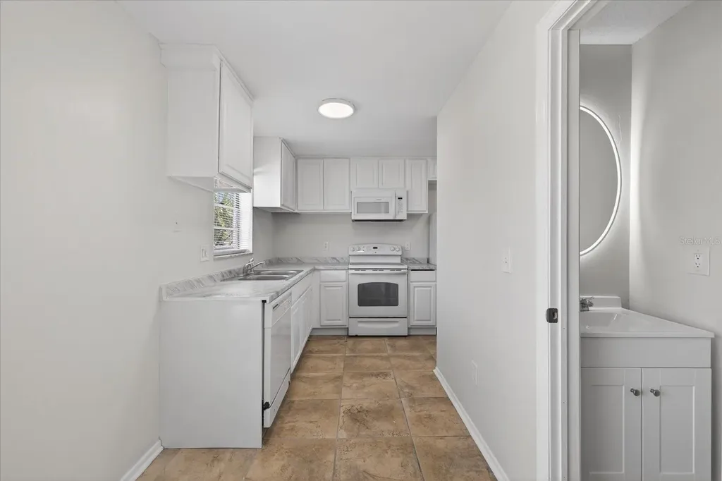 14024 Village Terrace Drive Tampa FL 33624