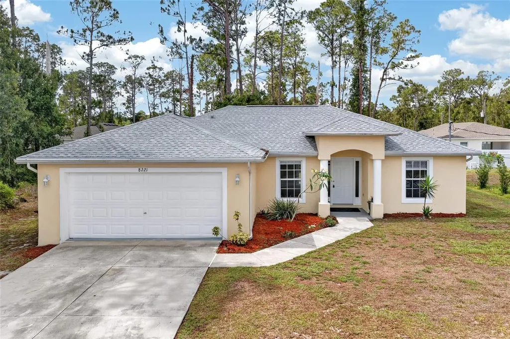 8221 Larrimore Avenue North Port FL 34291
