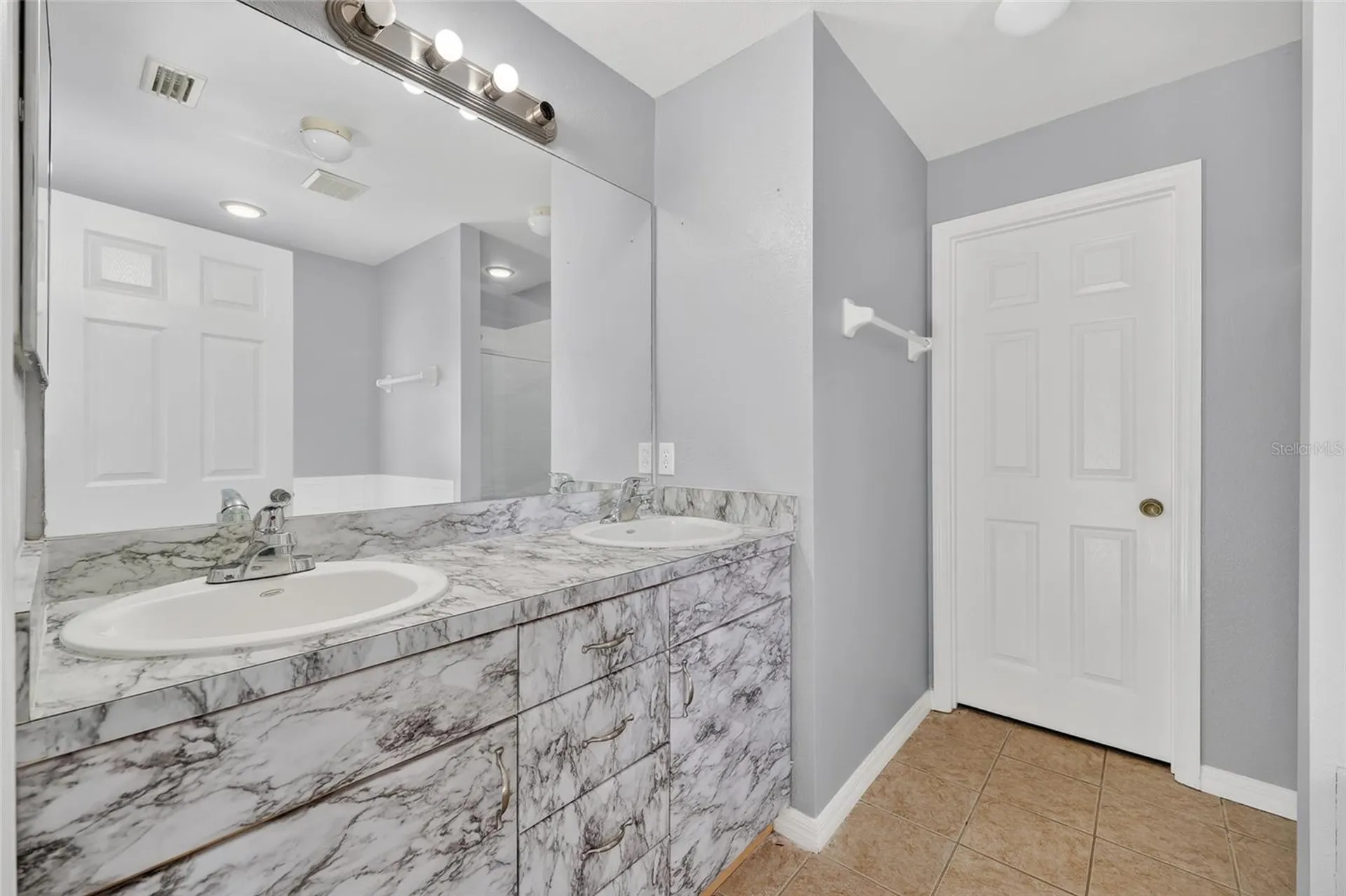 8221 Larrimore Avenue North Port FL 34291