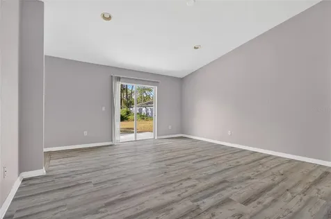 8221 Larrimore Avenue North Port FL 34291