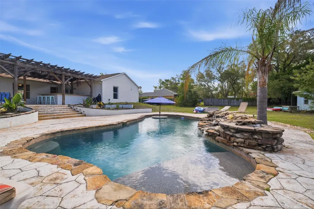 10260 Caracara Avenue Weeki Wachee FL 34613