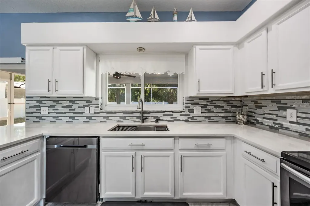380 Rosalind Lane Oldsmar FL 34677