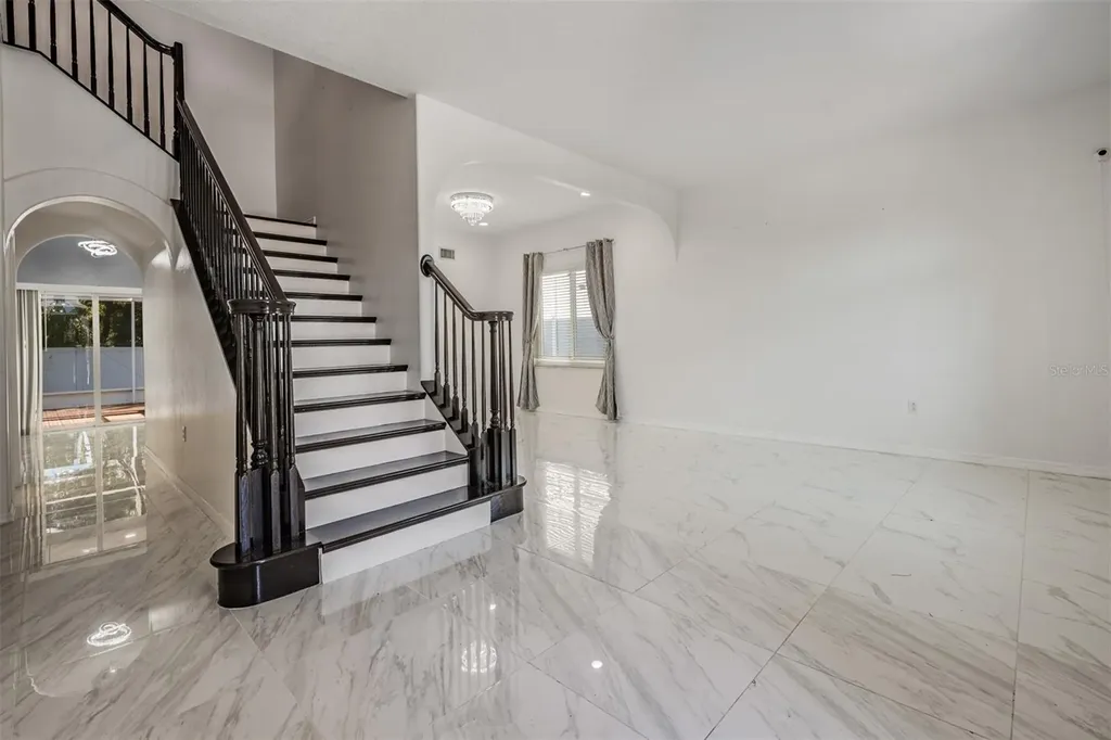 380 Rosalind Lane Oldsmar FL 34677