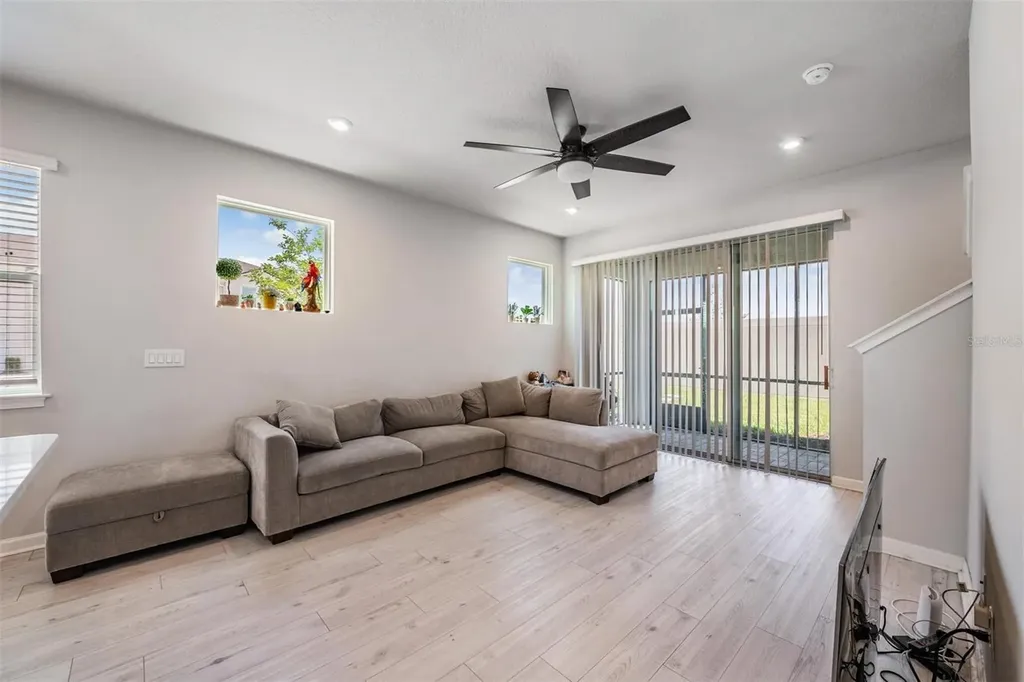 19153 Elsimont Isle Lutz FL 33558