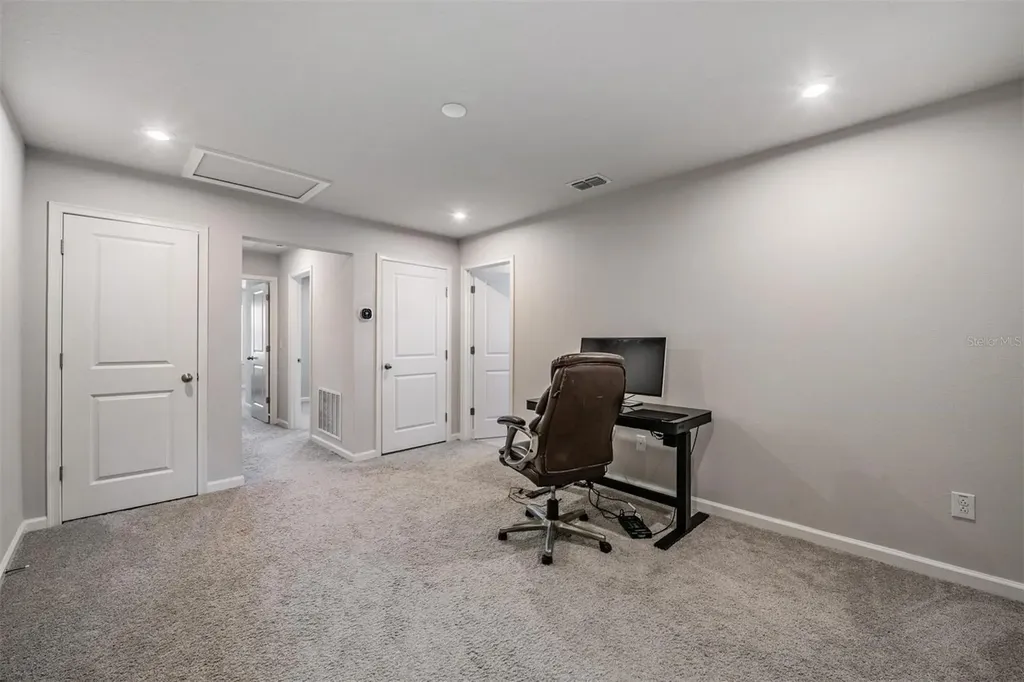 19153 Elsimont Isle Lutz FL 33558