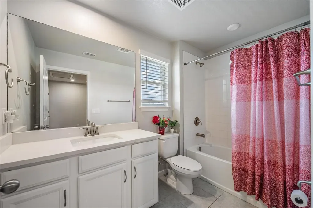 19153 Elsimont Isle Lutz FL 33558