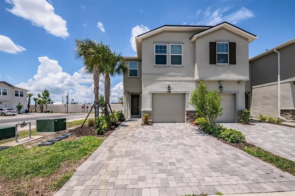 19153 Elsimont Isle Lutz FL 33558