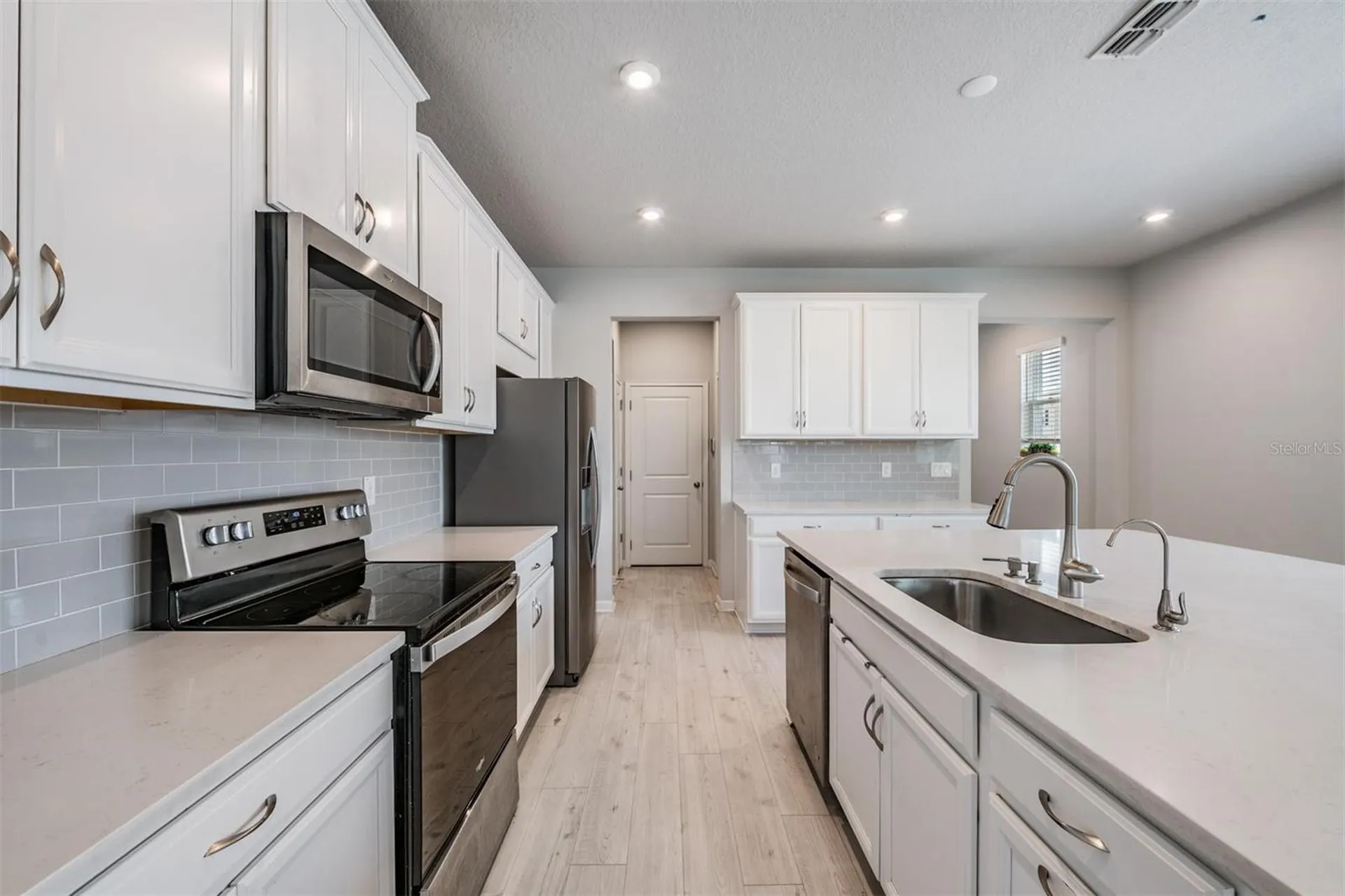 19153 Elsimont Isle Lutz FL 33558