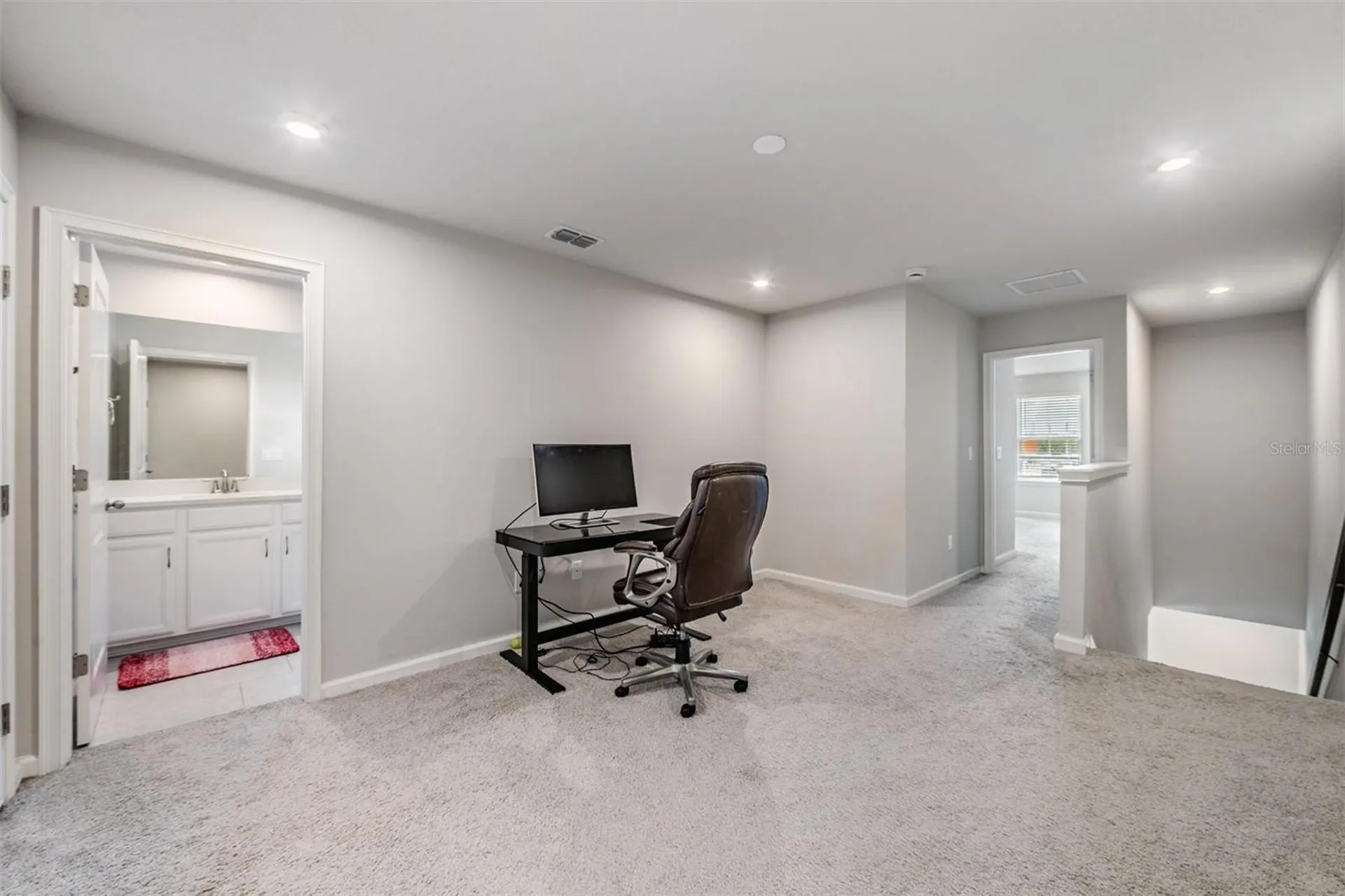 19153 Elsimont Isle Lutz FL 33558