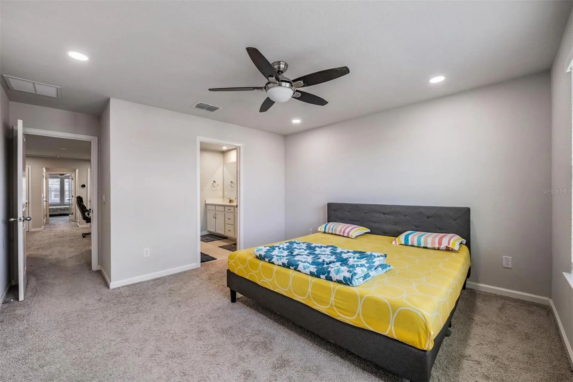 19153 Elsimont Isle Lutz FL 33558