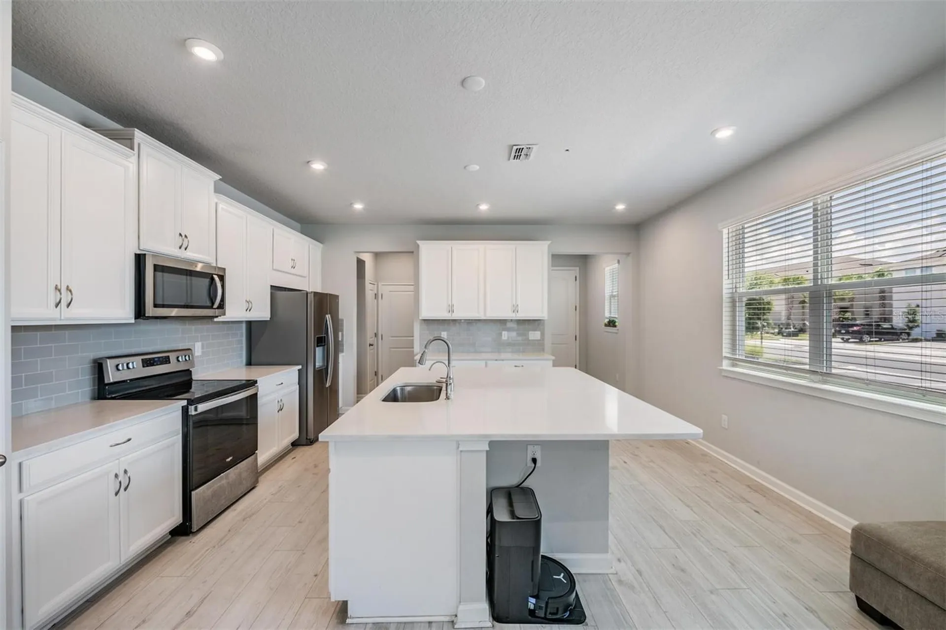 19153 Elsimont Isle Lutz FL 33558