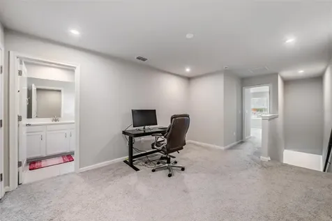 19153 Elsimont Isle Lutz FL 33558