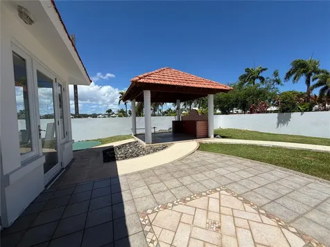 475 Paseo Del Mar Dorado PR 00646