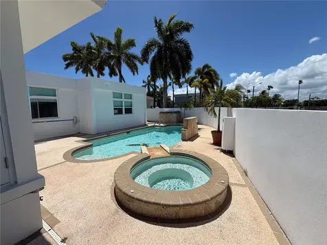 475 Paseo Del Mar Dorado PR 00646