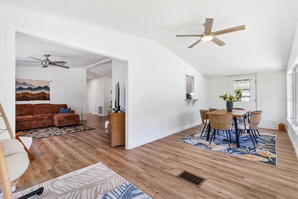 1616 Bayhill Drive Lady Lake FL 32159