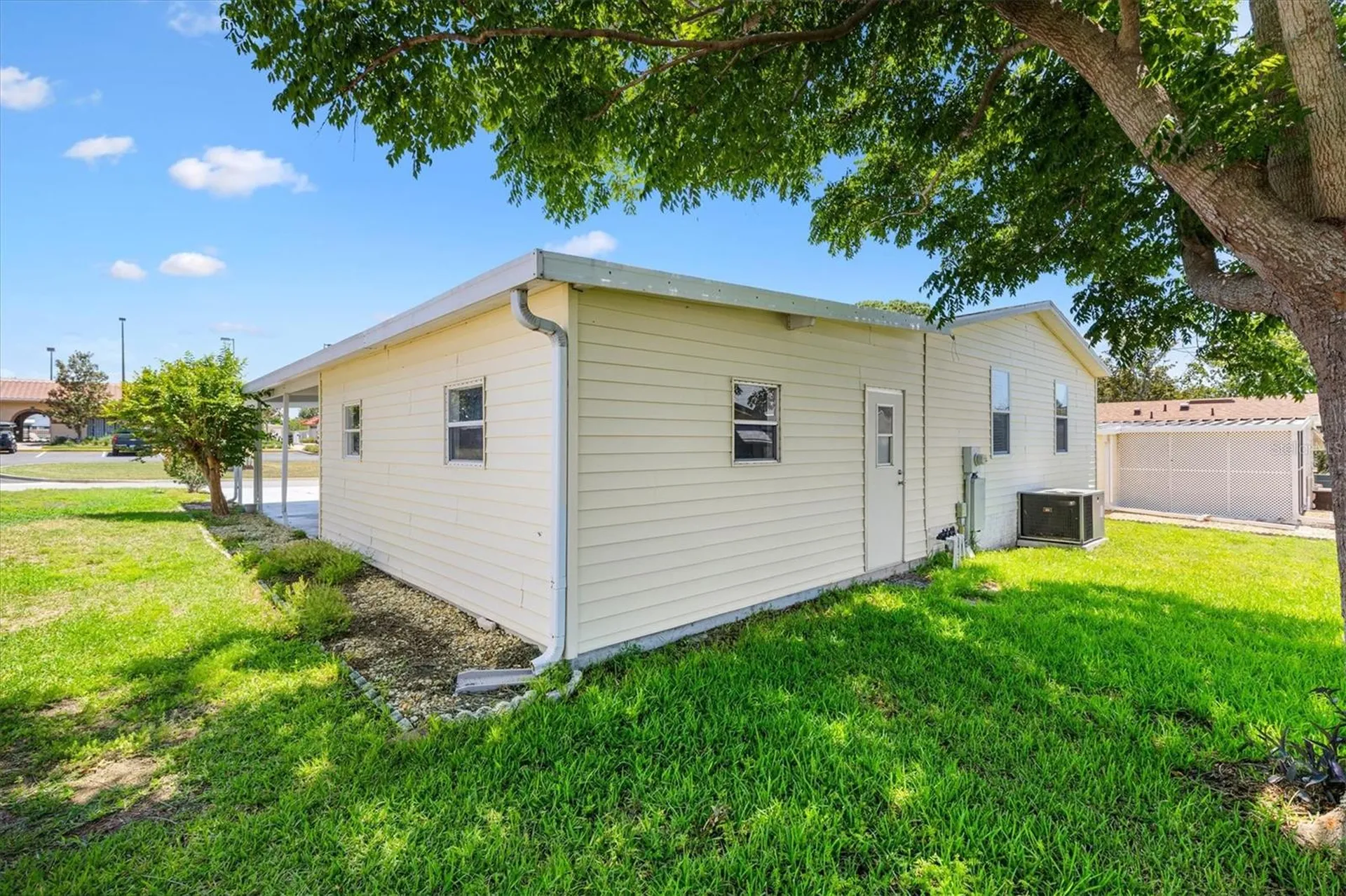 1616 Bayhill Drive Lady Lake FL 32159