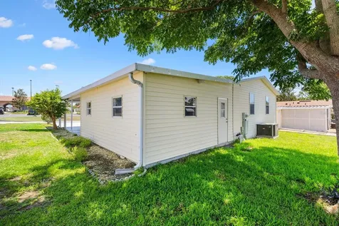1616 Bayhill Drive Lady Lake FL 32159