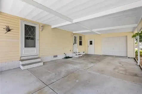 1616 Bayhill Drive Lady Lake FL 32159