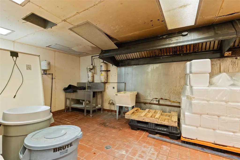 6018 & 6024 Cortez Boulevard Weeki Wachee FL 34607