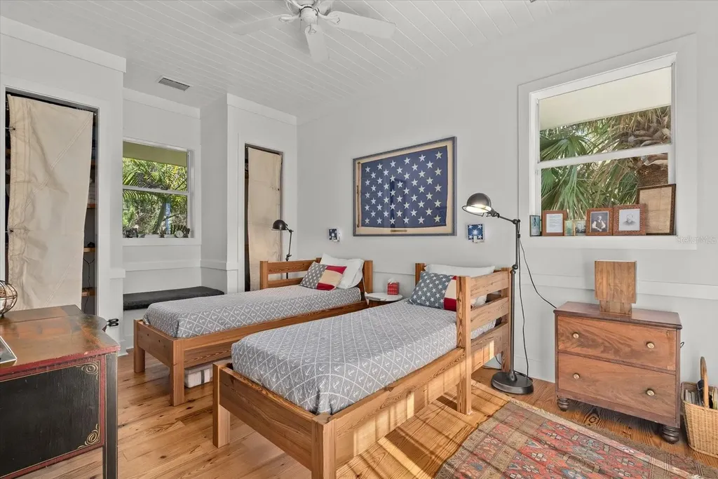 7143 La Lenaire Drive Longboat Key FL 34228