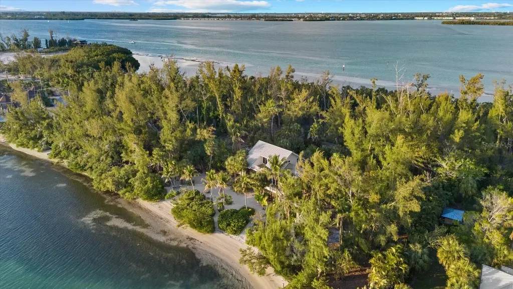 7143 La Lenaire Drive Longboat Key FL 34228