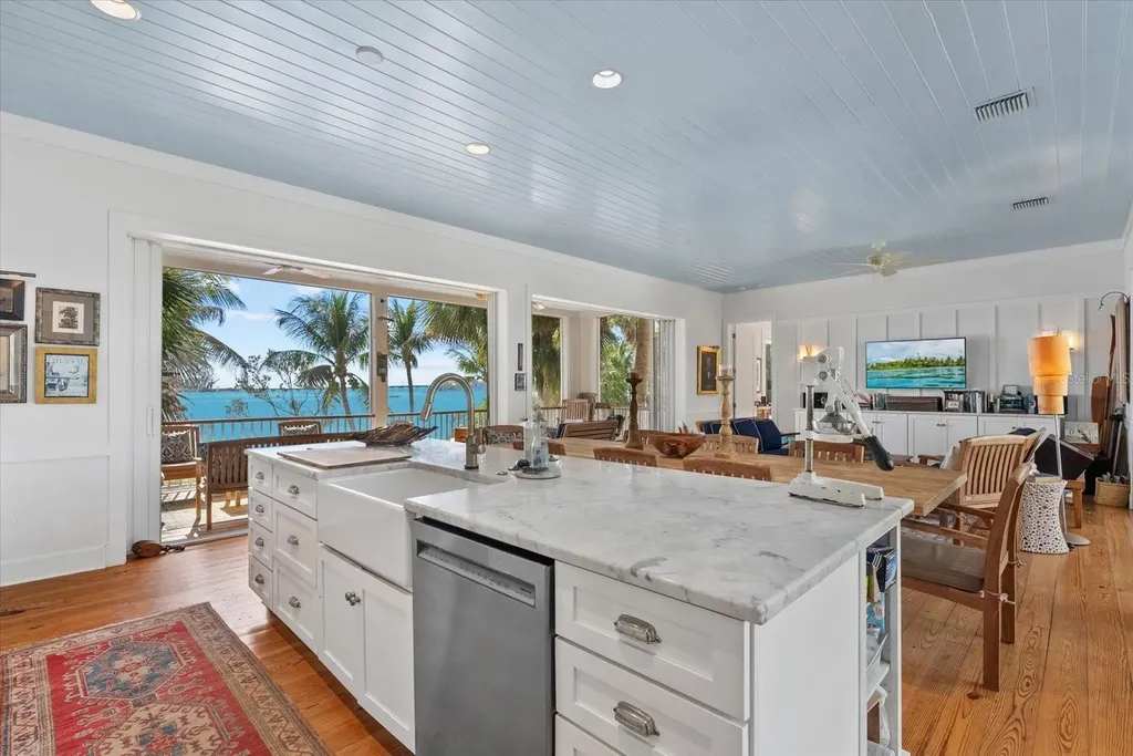 7143 La Lenaire Drive Longboat Key FL 34228
