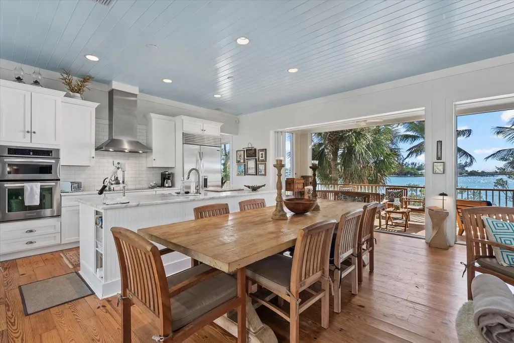 7143 La Lenaire Drive Longboat Key FL 34228