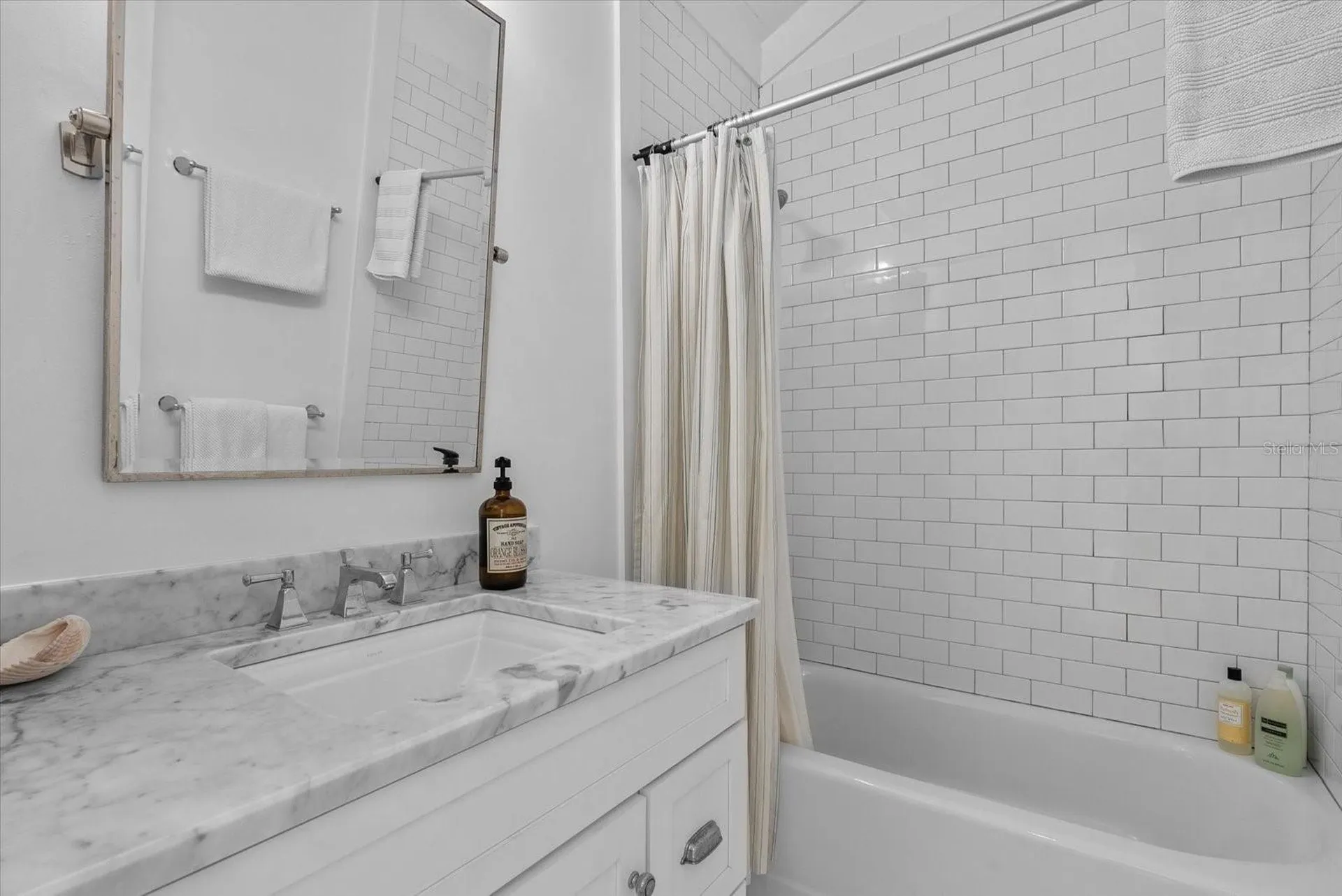 7143 La Lenaire Drive Longboat Key FL 34228