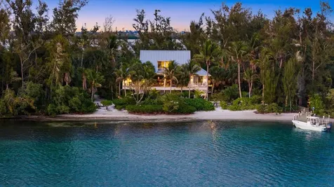 7143 La Lenaire Drive Longboat Key FL 34228