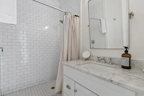 7143 La Lenaire Drive Longboat Key FL 34228
