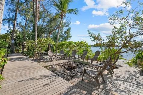 7143 La Lenaire Drive Longboat Key FL 34228